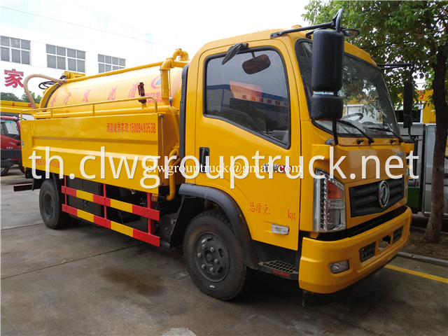 Suction Sewage Truck 2